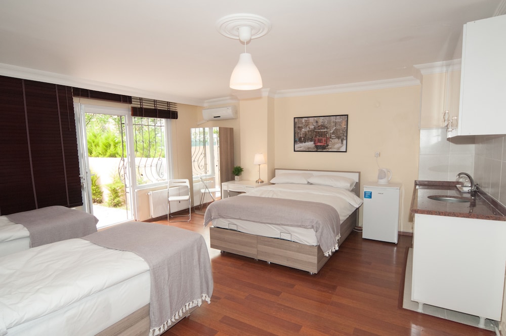 Family Room, Terrace photo 1
