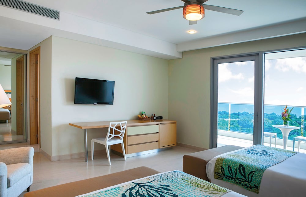 Executive Room, 2 Double Beds - Photo 4