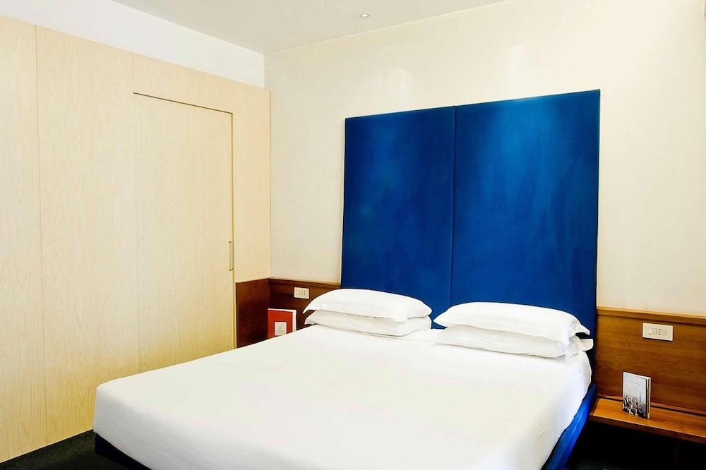 Standard Quadruple Room, 1 Double Bed with Sofa bed, Balcony photo 3