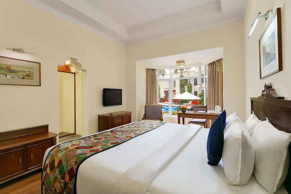 Superior Room, 1 King Bed - Photo 1