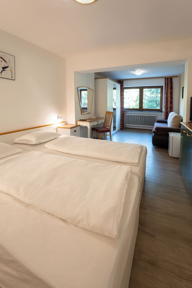 Classic Triple Room photo 2