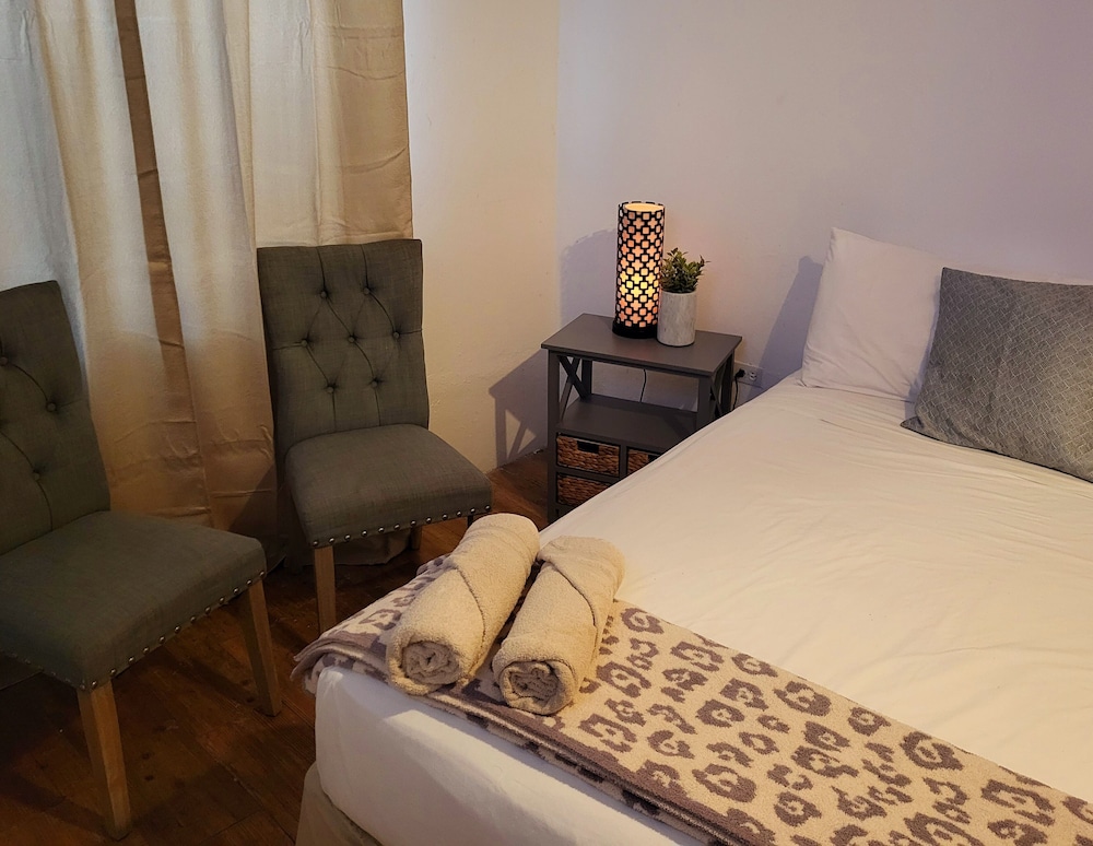 Economy Studio, 1 Queen Bed