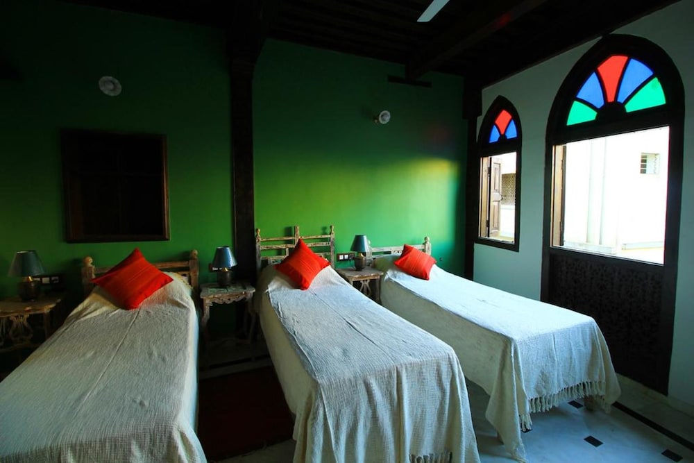 Moti Room - Photo 3