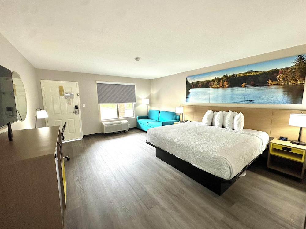 1 King Bed, Suite, Non-Smoking - Photo 3