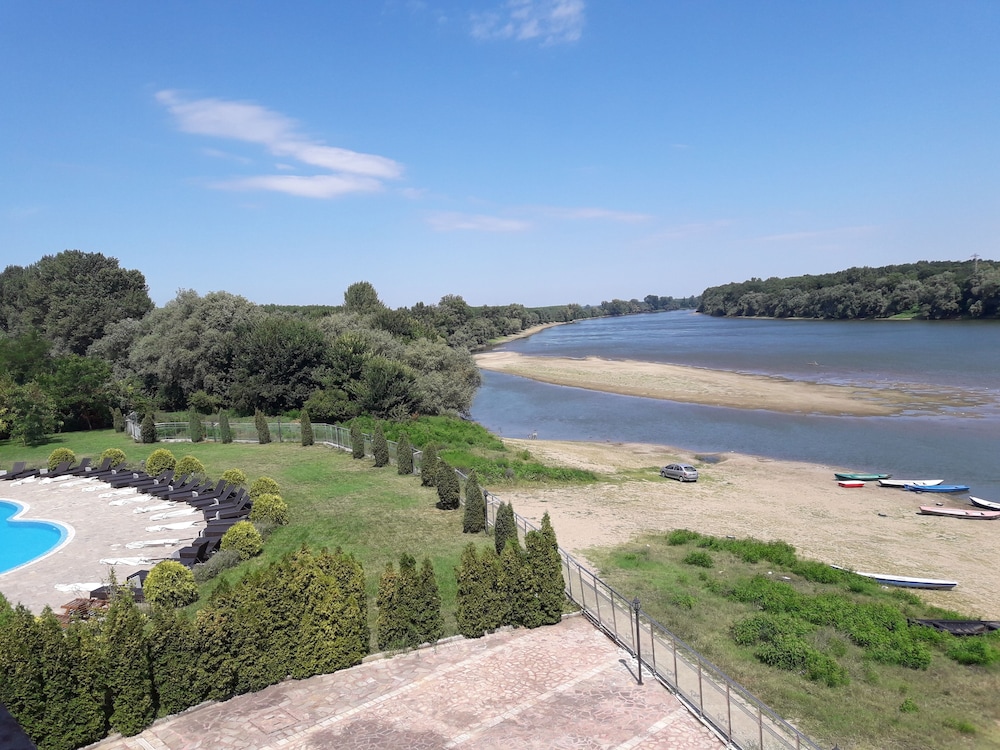 VIP Apartment, River View photo 2