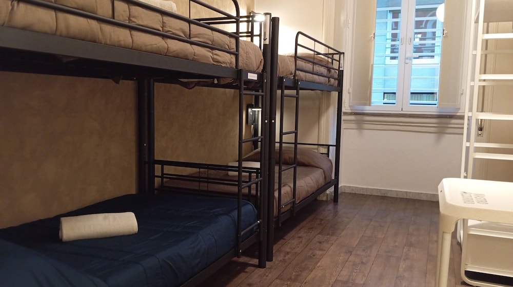 Economy Shared Dormitory, Mixed Dorm, Private Bathroom, Garden View