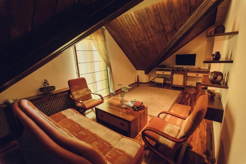 Suite - Photo 3