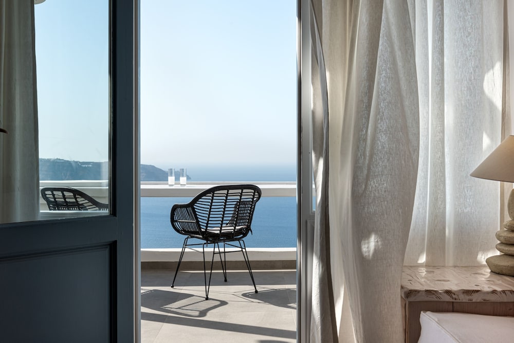 Honeymoon Suite Sunset View - Photo 3