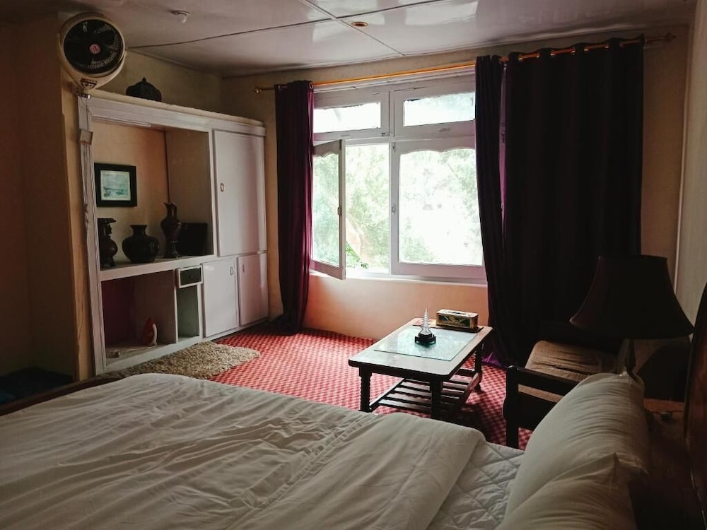 Deluxe Double or Twin Room photo 1