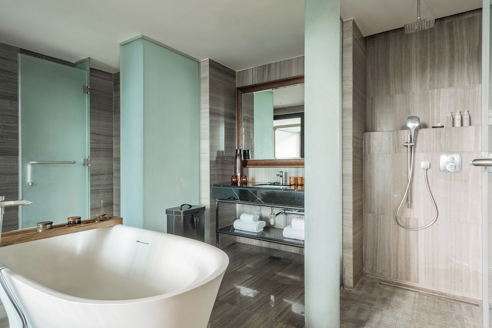 Grand Suite, 2 Bedrooms (Red Level) - Photo 5