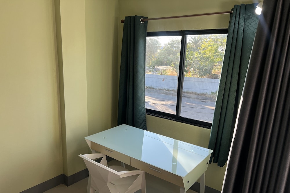 Deluxe Triple Room - Photo 9
