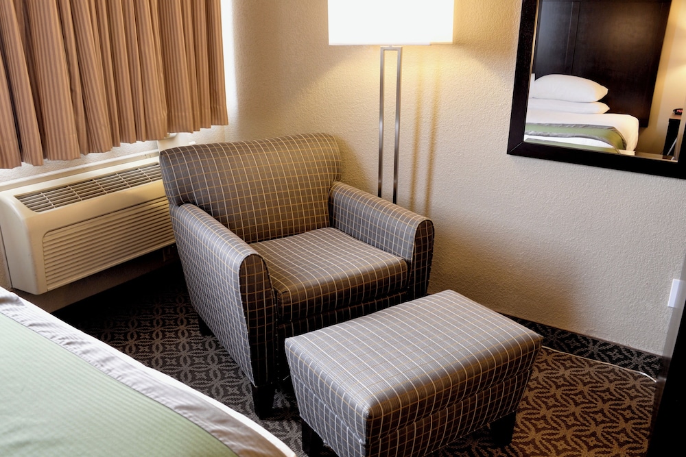 Business Room, 1 King Bed photo 2