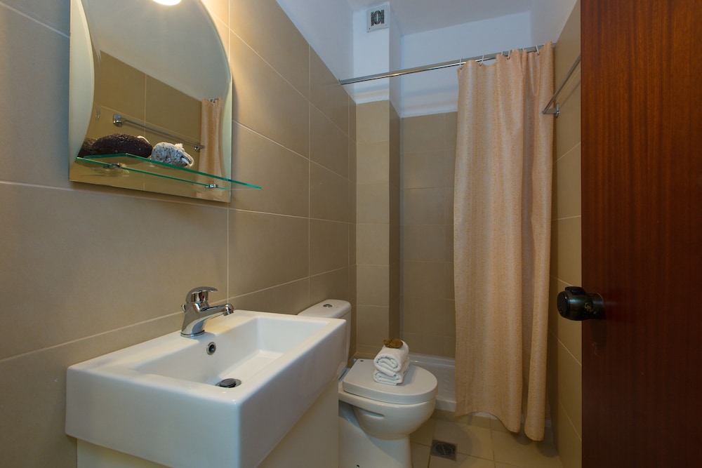 Superior Double Room thumbnail 5