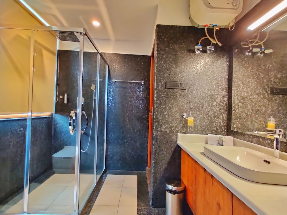 Sunset View Cottage with Jacuzzi - Photo 6