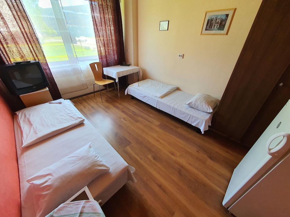 Basic Double Room Single Use, Shared Bathroom
