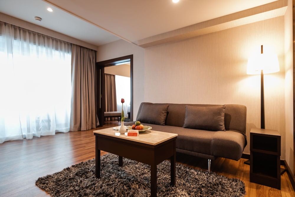 Suite, 2 Twin Beds, Balcony, River View