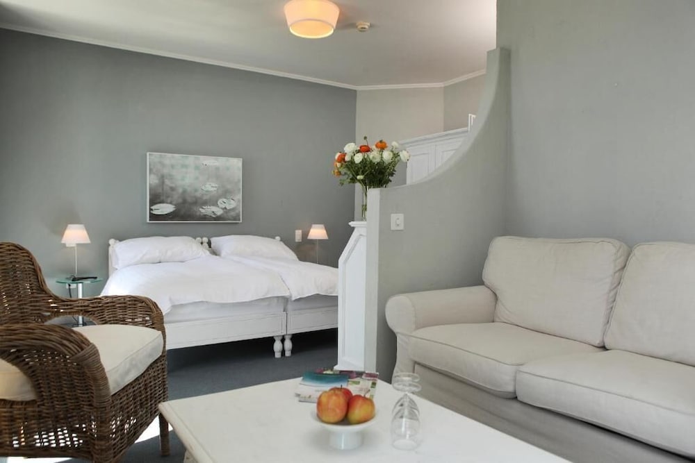 Junior Suite, 1 King Bed photo 3