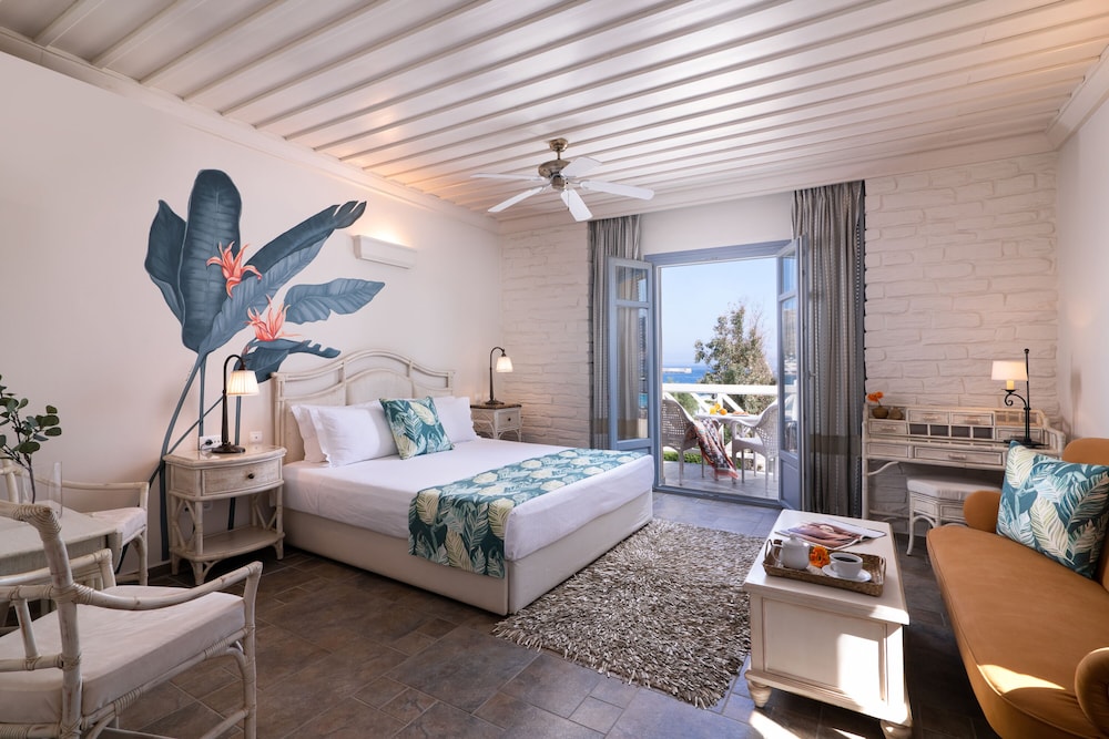 Deluxe Suite, Sea View photo 3