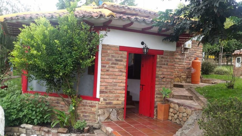Deluxe Cottage, 1 King Bed, Garden View