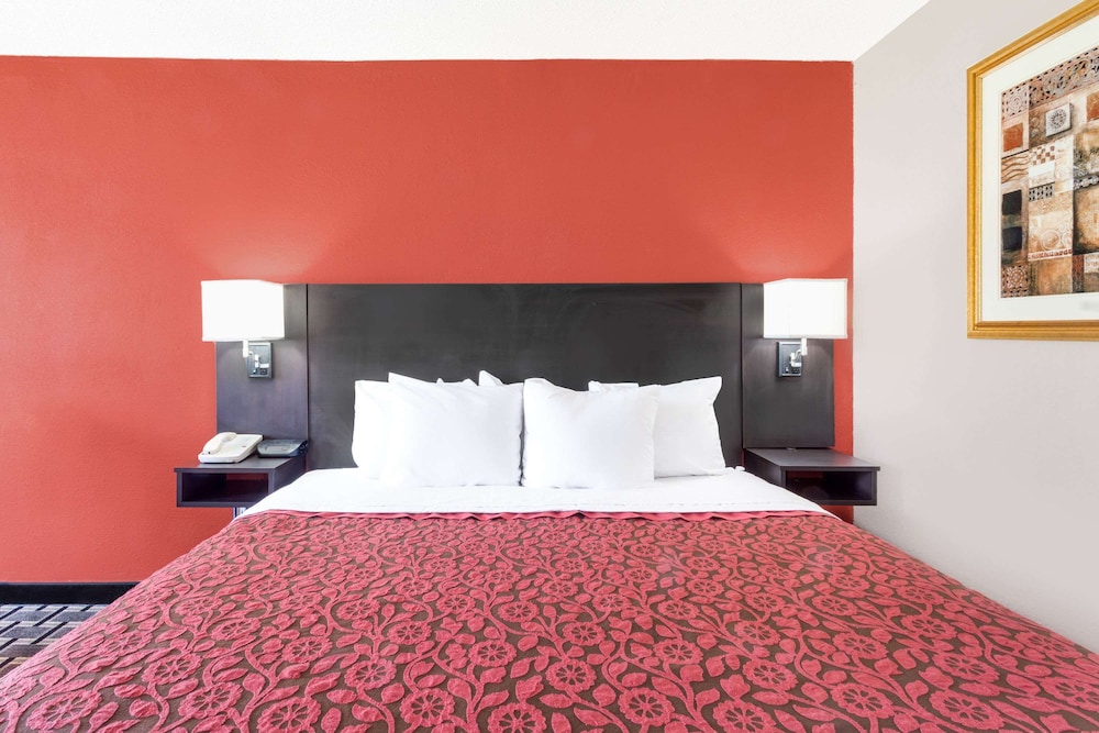 Room, 1 King Bed, Non Smoking photo 1