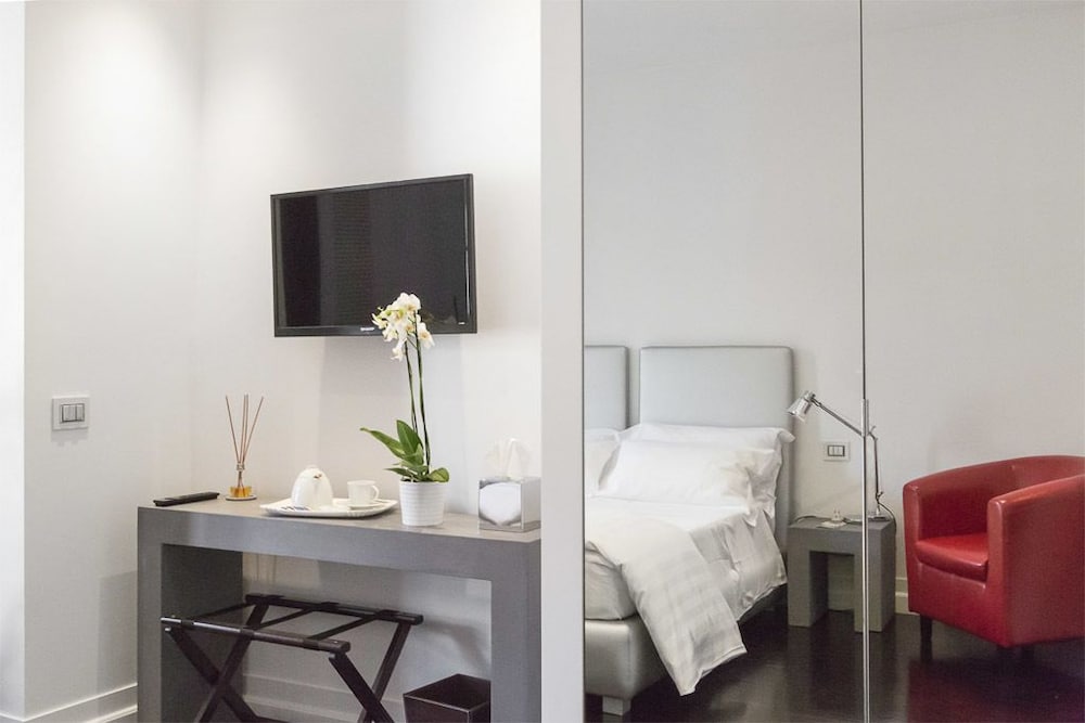 Classic Double or Twin Room photo 3