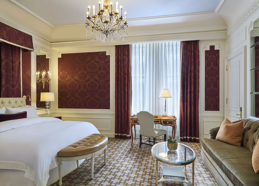 Luxury Suite, Multiple Beds, 2 Bathrooms, City View (Two Bedroom Signature Suite) photo 1