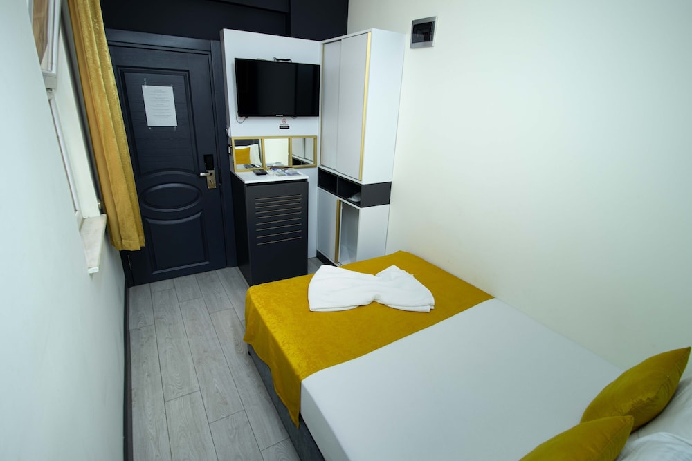 Economy Double Room photo 3