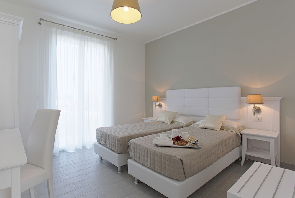 Family Room (Deluxe)