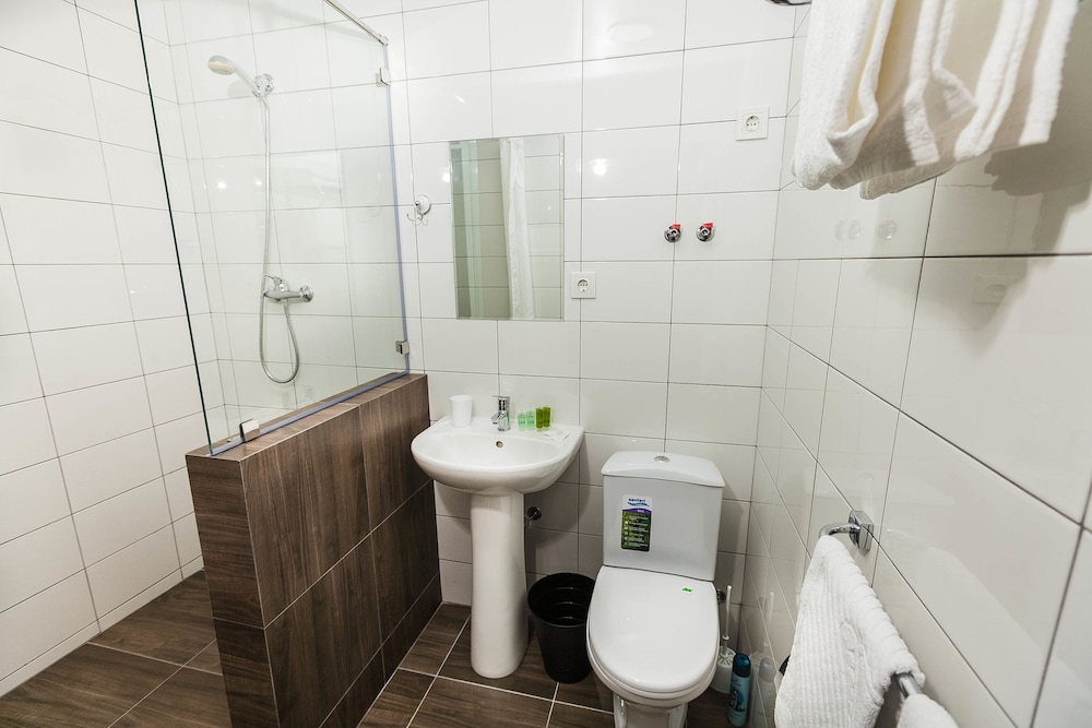 Standard Double or Twin Room, Balcony photo 3