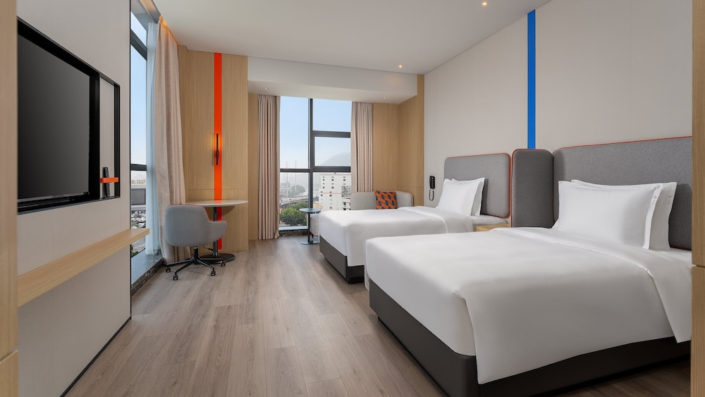 Standard Room, 2 Twin Beds (Extra Floor Space) photo 2