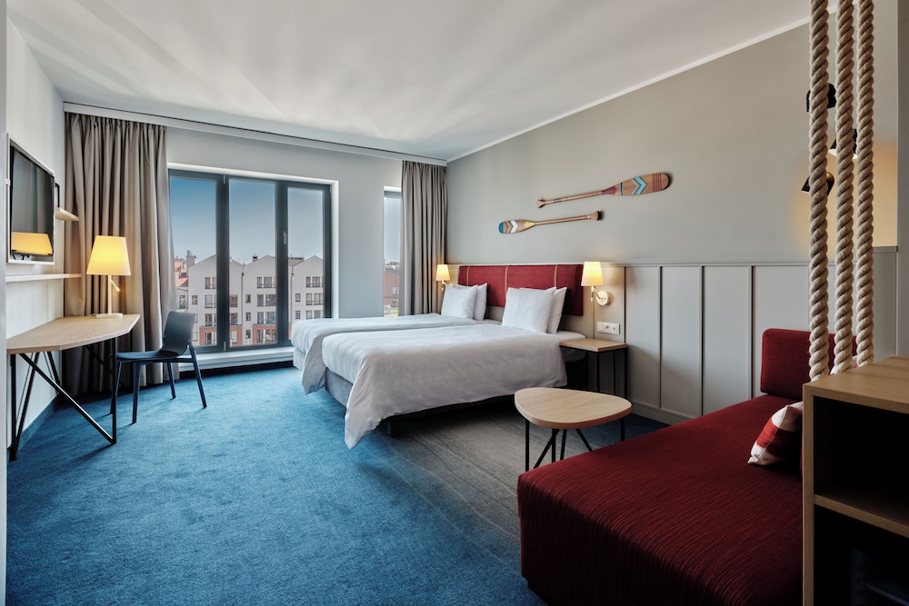 Standard Room, 1 Queen Bed with Sofa bed - Photo 4
