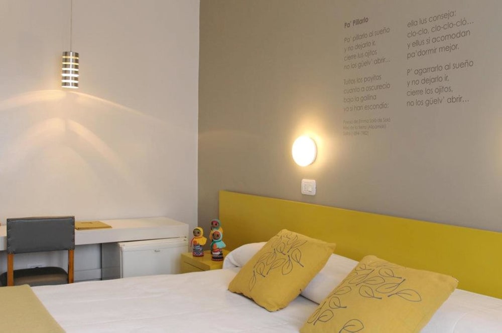 Standard Room, 1 Queen Bed photo 2