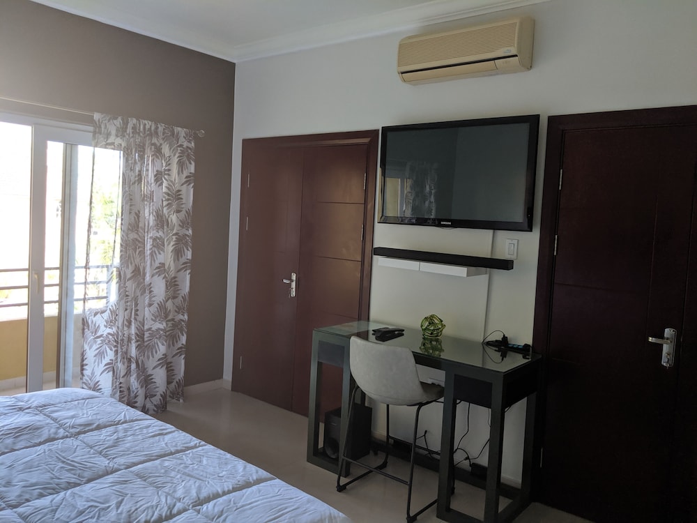 Premier Room, 1 Queen Bed, Balcony, City View photo 2