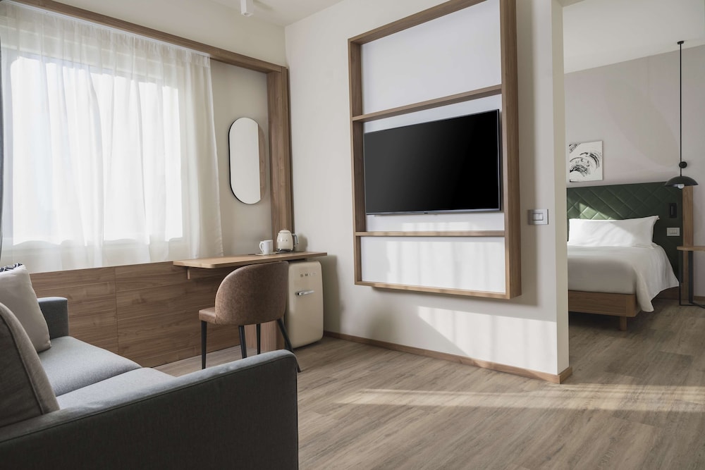 Junior Suite, 1 King Bed, Terrace