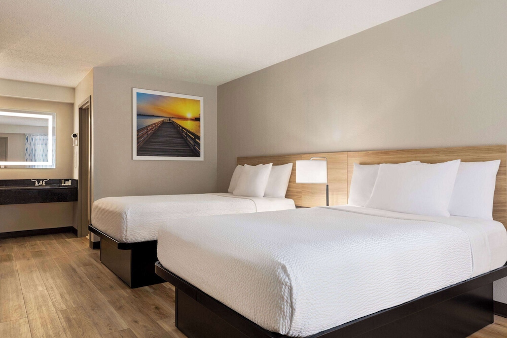 Room, 2 Double Beds, Non Smoking (2nd Floor) photo 1