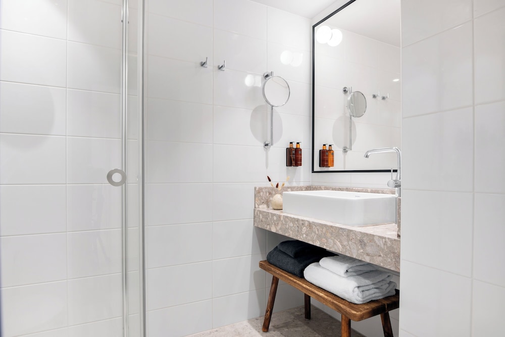 Superior Twin Room, Harbor View - Photo 4
