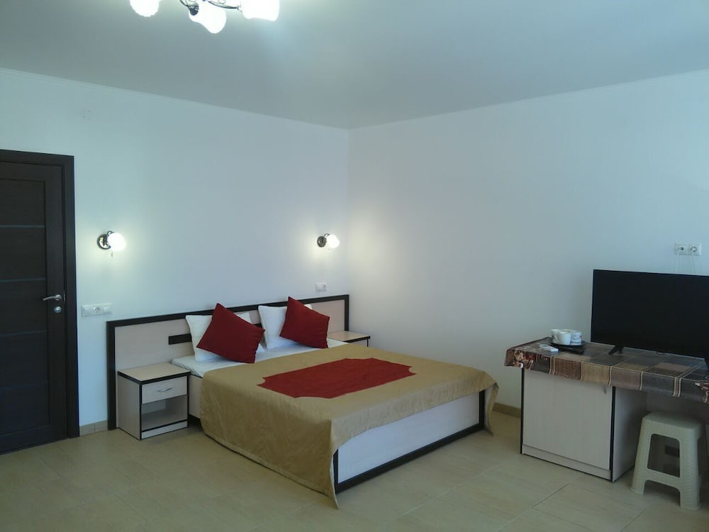 Basic Quadruple Room photo 2