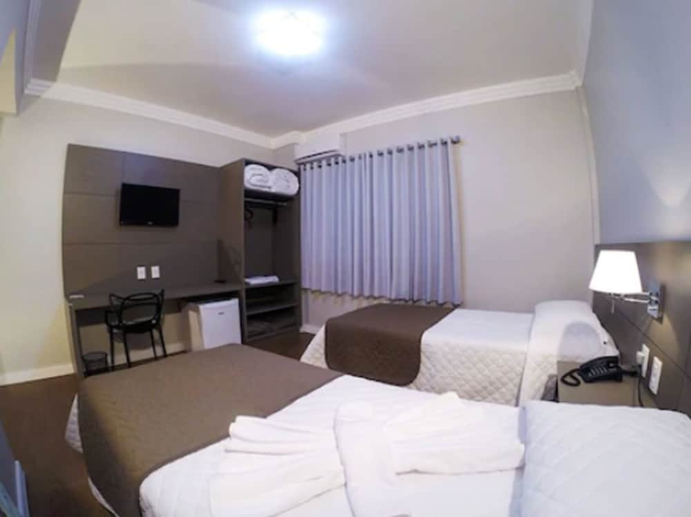 Deluxe Room, 2 Twin Beds photo 3