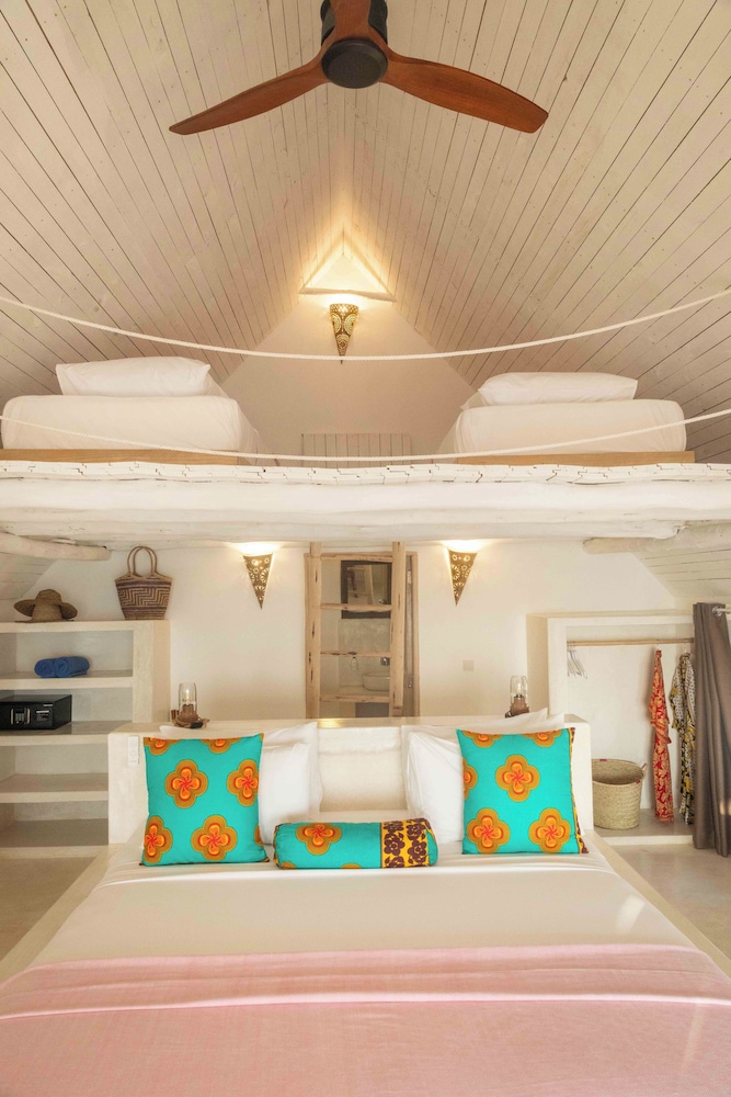 Deluxe Quadruple Room, Sea View photo 3