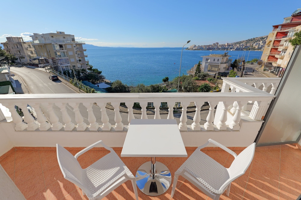 Double or Twin Room with Sea View photo 2