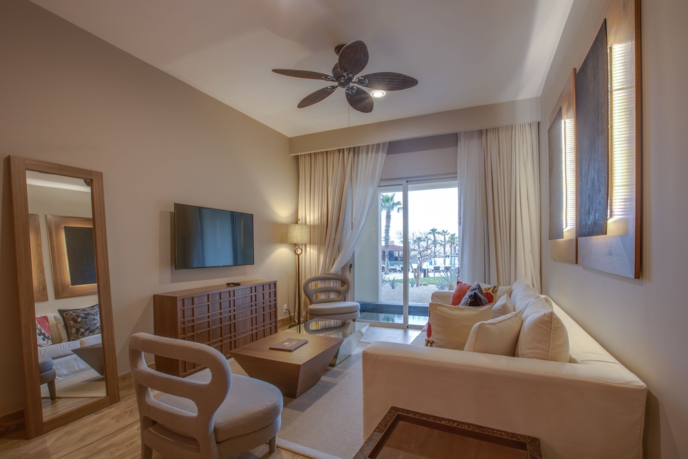Towers Ocean View Suite with Butler Service - Photo 1
