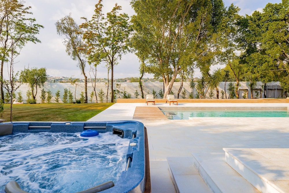 Villa photo 3