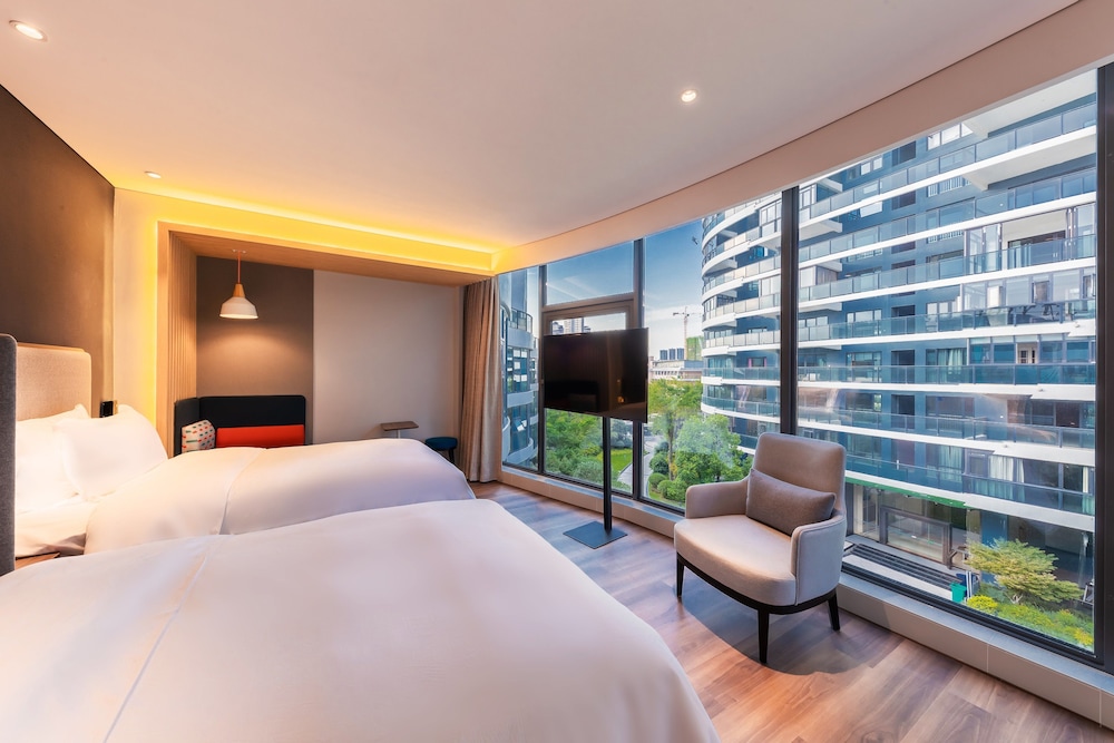 Standard Room, 2 Twin Beds - Photo 4