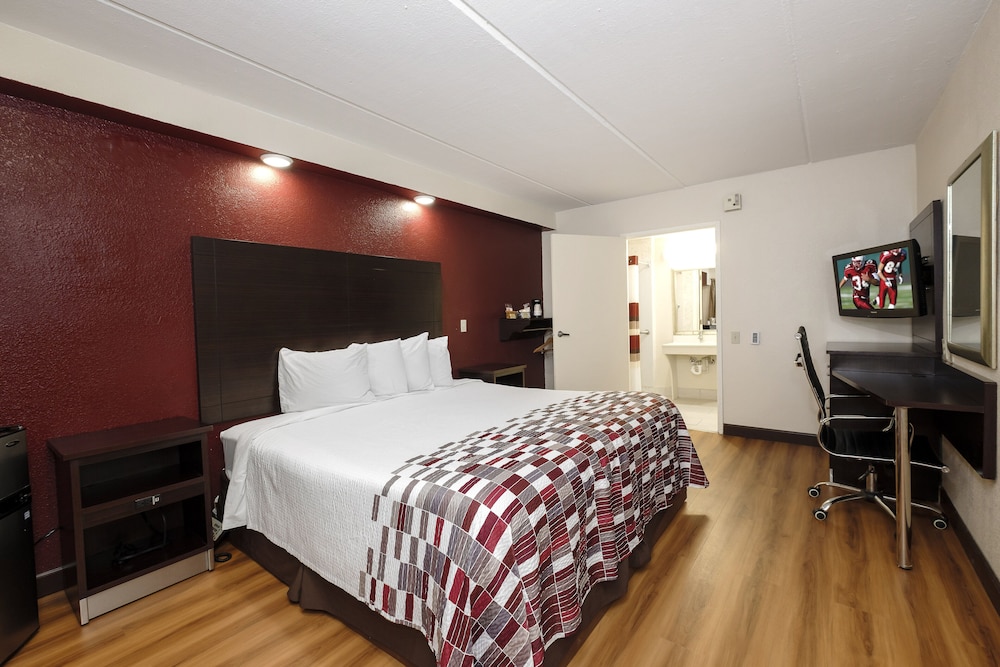 Room, 1 Queen Bed, Accessible, Non Smoking (Roll-In Shower) photo 1