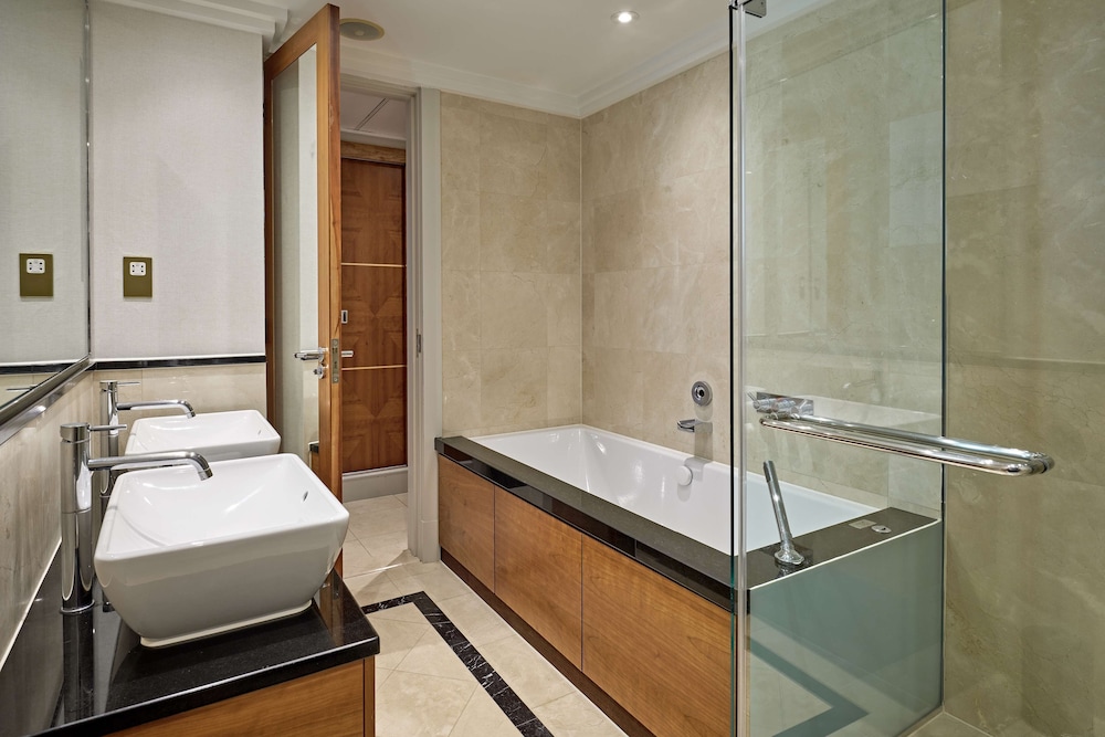 Suite, 1 King Bed (Newly Refurbed Coronation Suite)