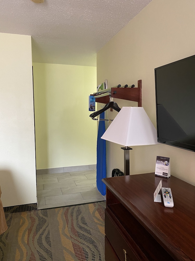 Room, 2 Double Beds, Non Smoking - Photo 7
