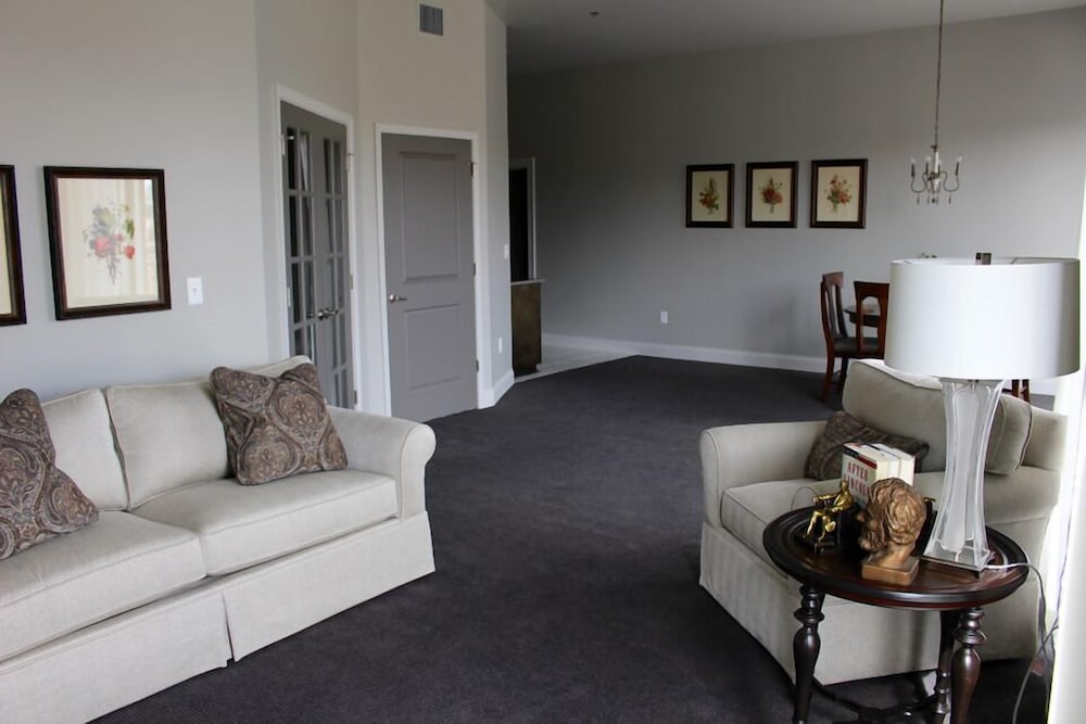 Suite, 1 King Bed with Sofa bed (Lincoln Suite)