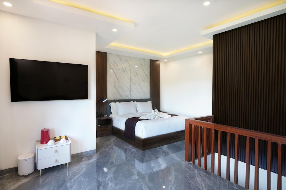 Luxury Villa - Photo 9