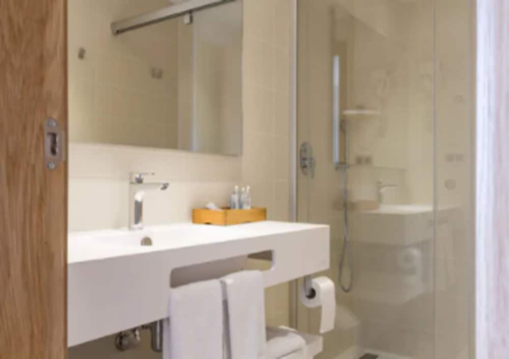 Basic Double Room Single Use photo 2