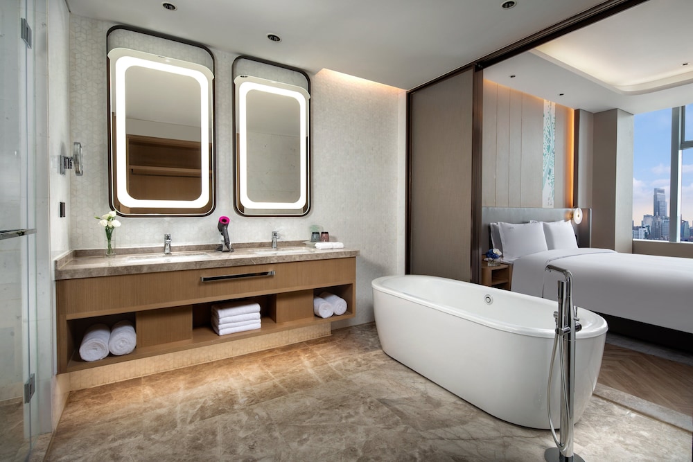 Suite, 1 Bedroom (Living and Dining Area) - Photo 2